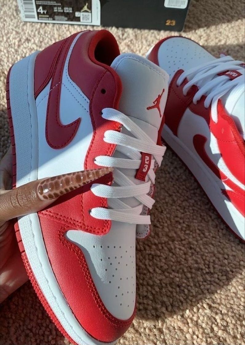 Social Sneakers
