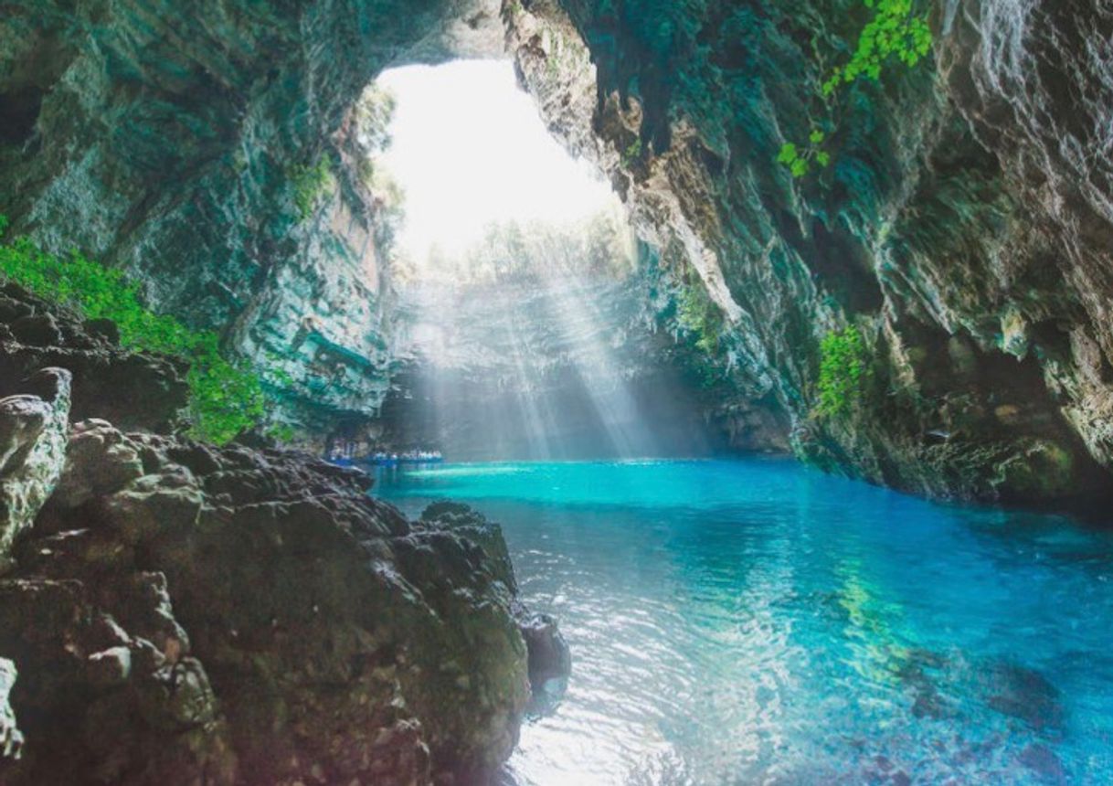 Lugar Cueva Melissani, Cefalonia (Grecia)