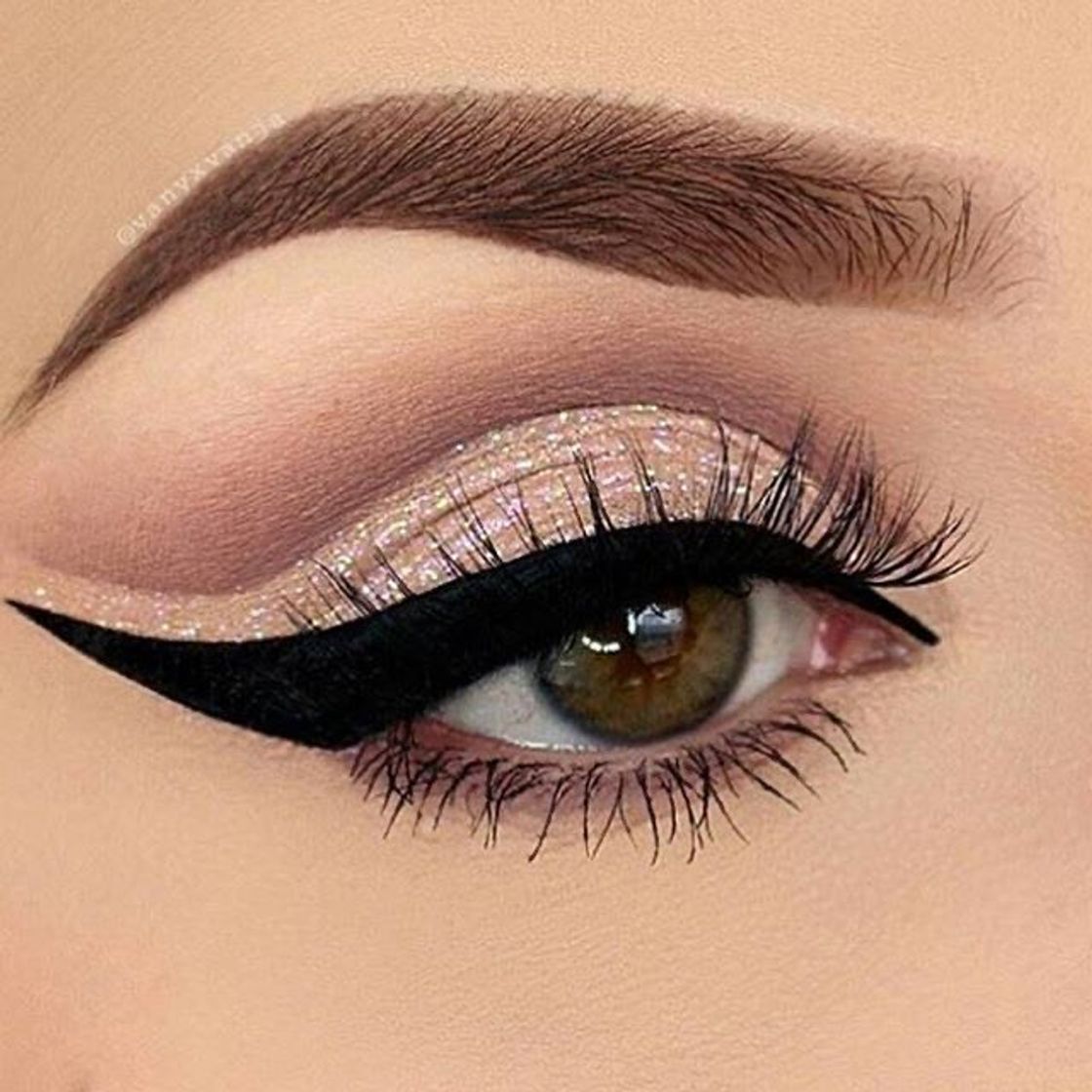 Fashion Cutcrease aberto com delineado