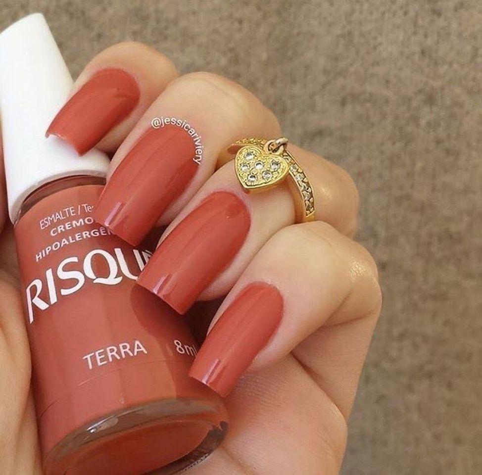 Fashion esmalte delicado. 