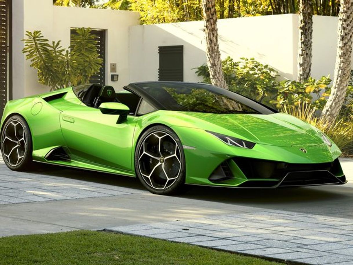 Social Lamborghini Huracan