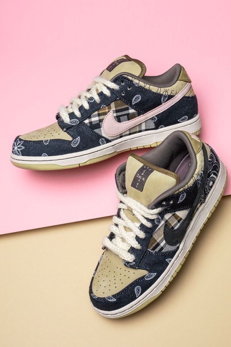 Social Travis dunk low 