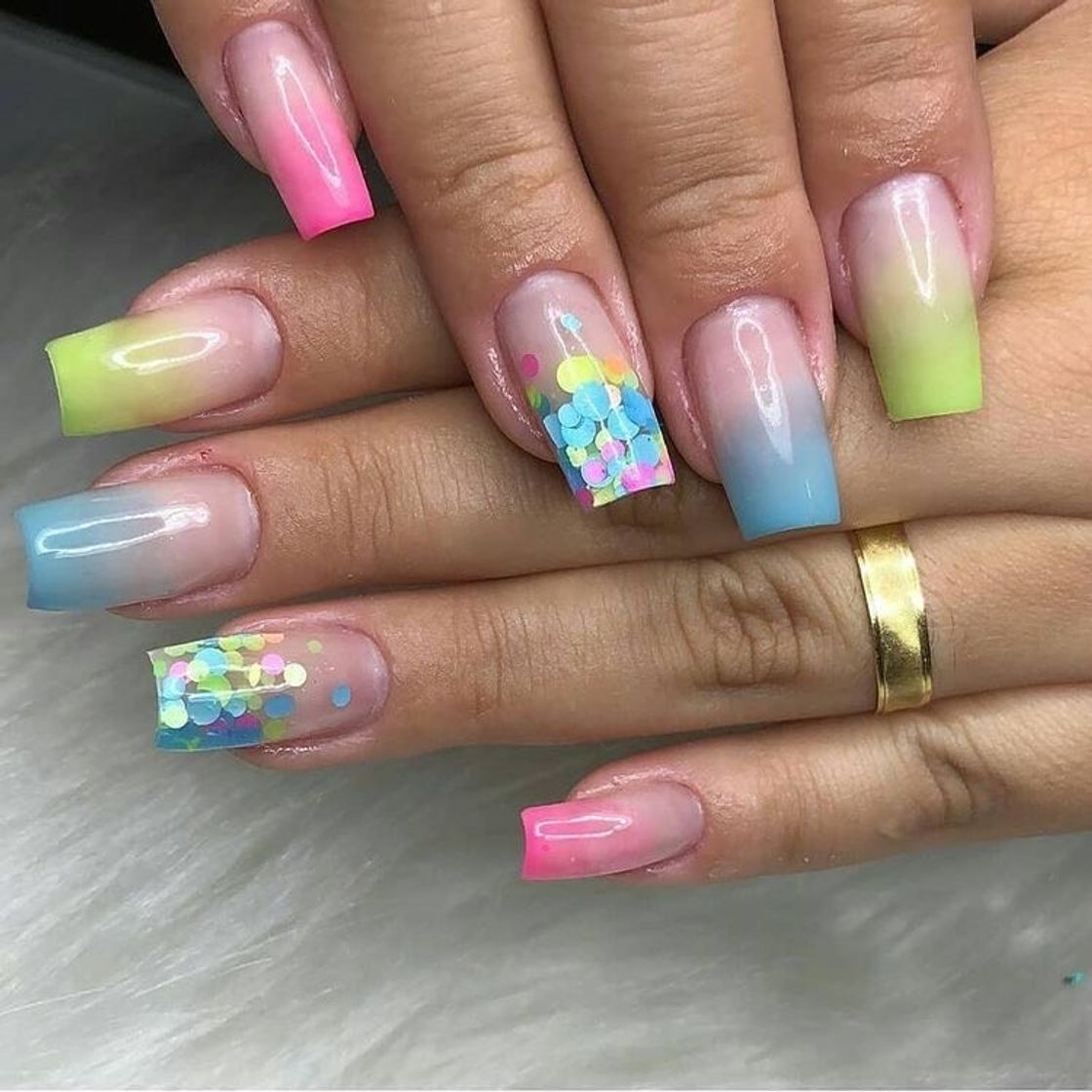 Fashion 🌈💅🏽 | RAINBOW NAILS