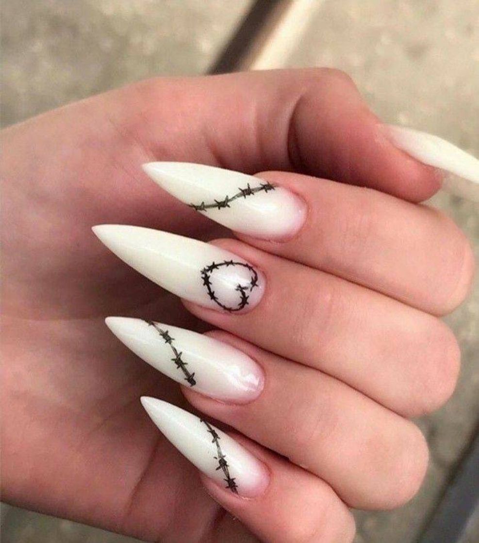 Moda unhas e-girl