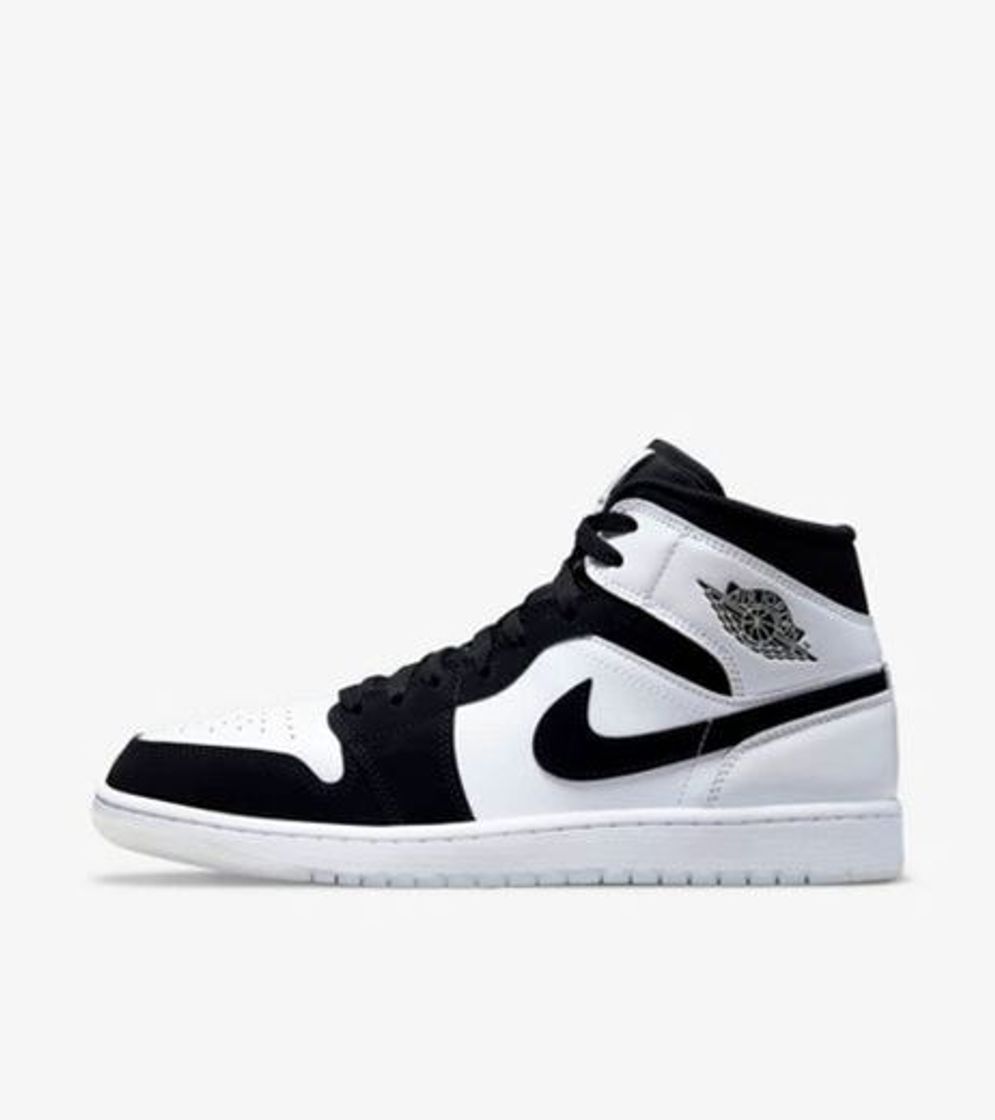Social NIKE Air Jordan 1 Mid
