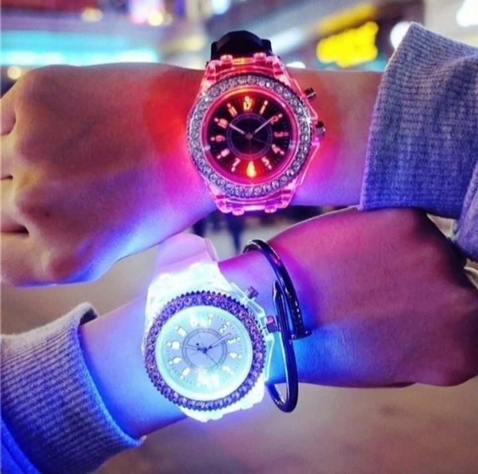 Product Reloj deportivo con luces LED resistente al agua 