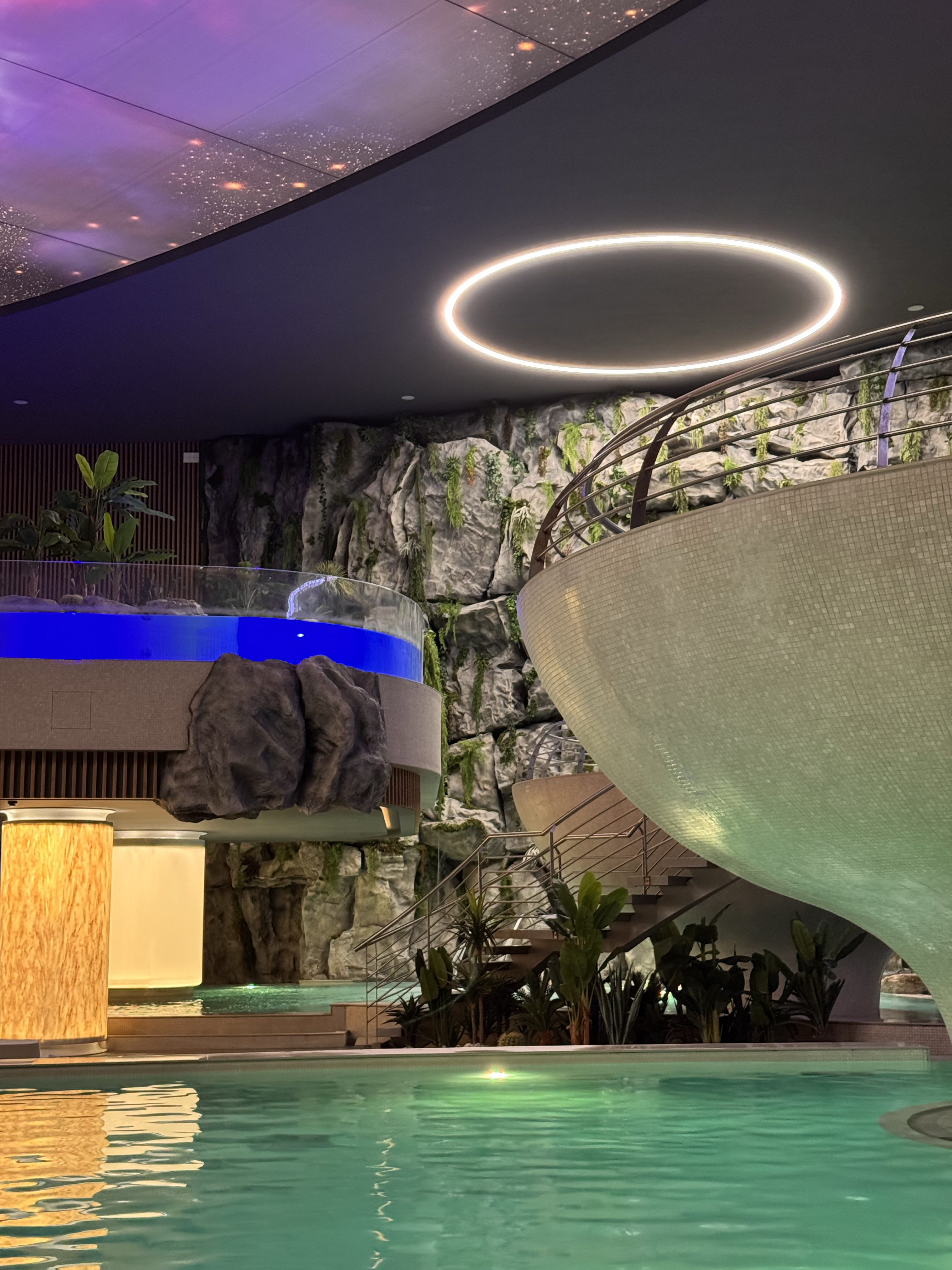 Social Golden Rock Spa