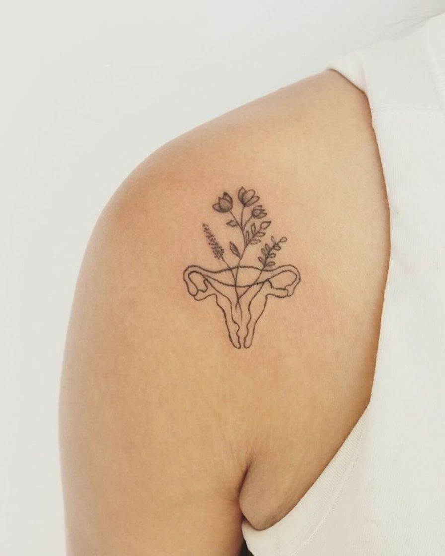 Fashion #Tattoo #Tatuagem #Útero #Flores