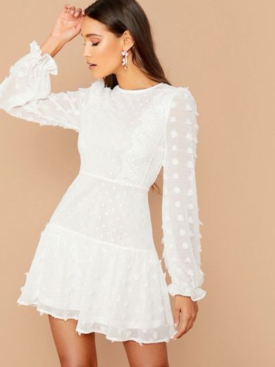 Vestido branco com apliques 