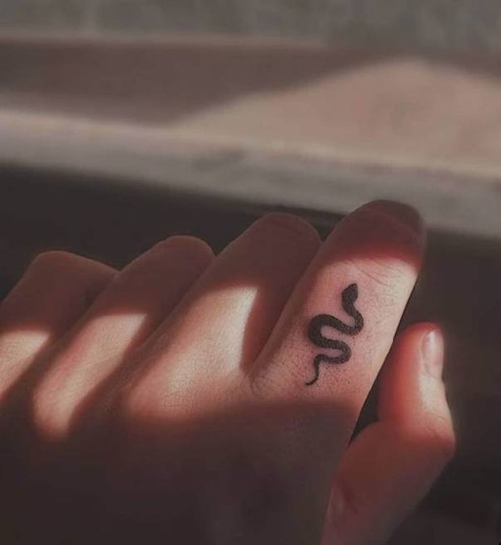 Fashion Finger tattoo