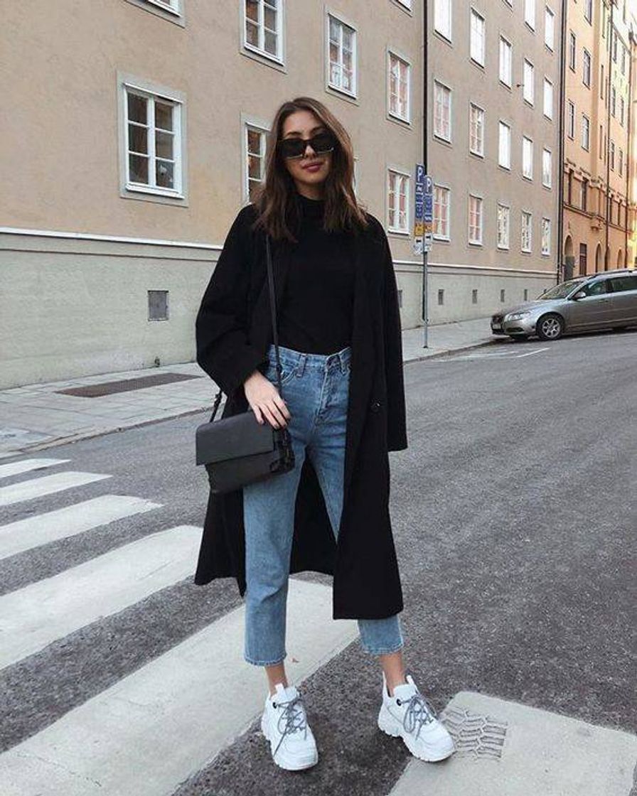 Moda Minimalist Girl