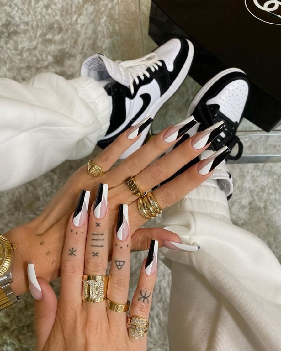 Fashion White and black nails 