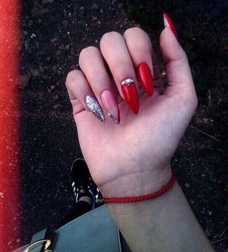 Nails 