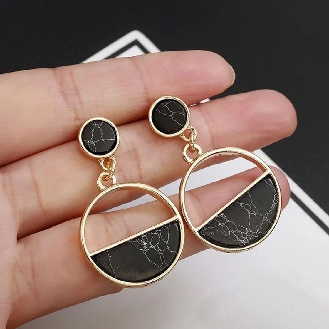 Moda White Black Gold Marble Earrings 