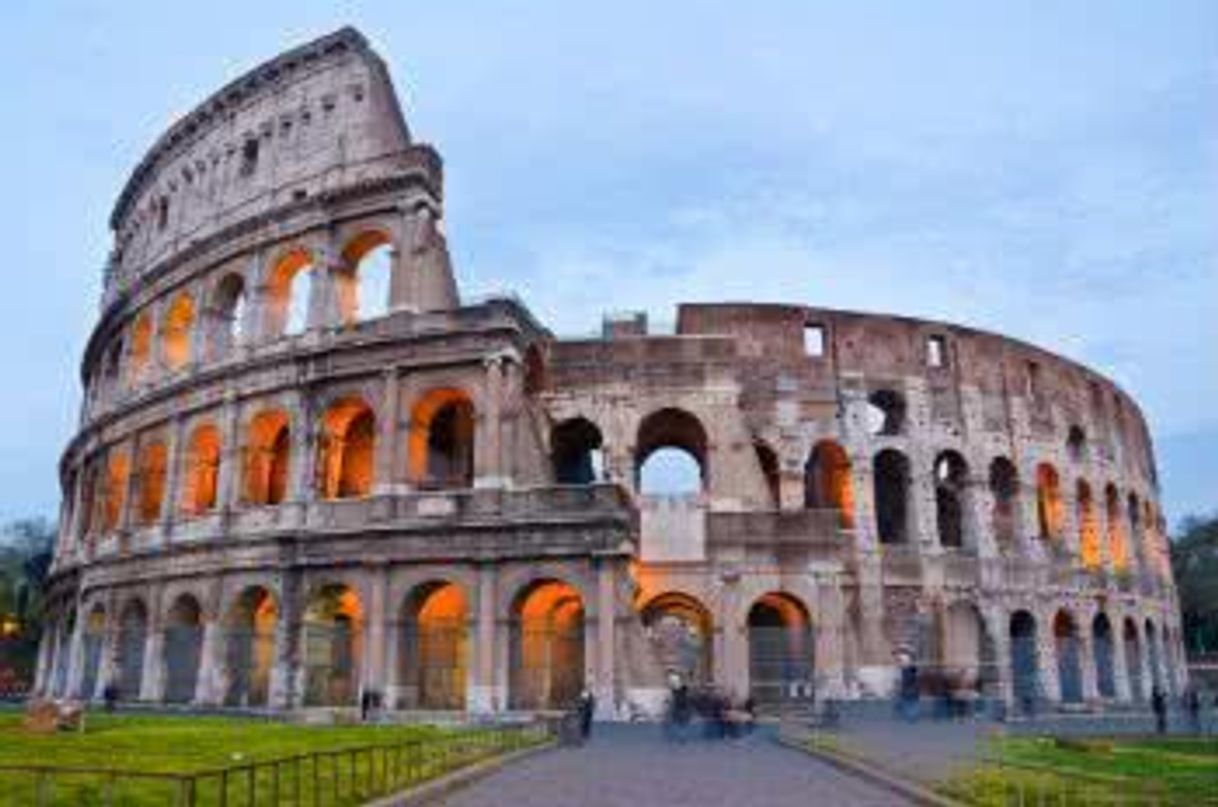 Lugar Coliseo de Roma