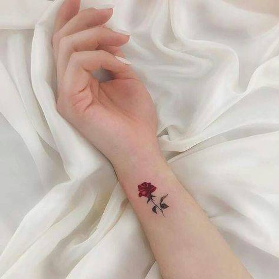 Moda tatuagem de rosas 