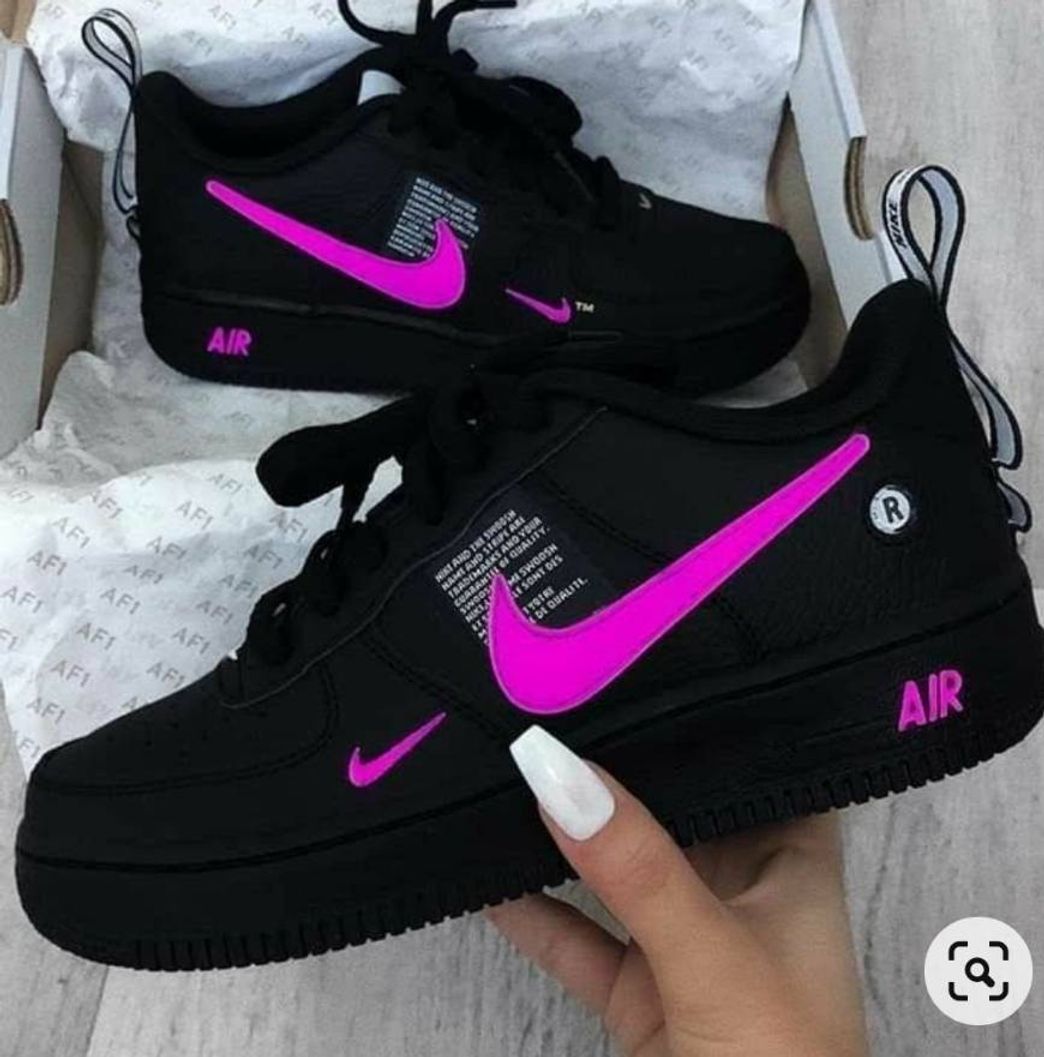 Moda Tênis Nike preto com rosa lindo