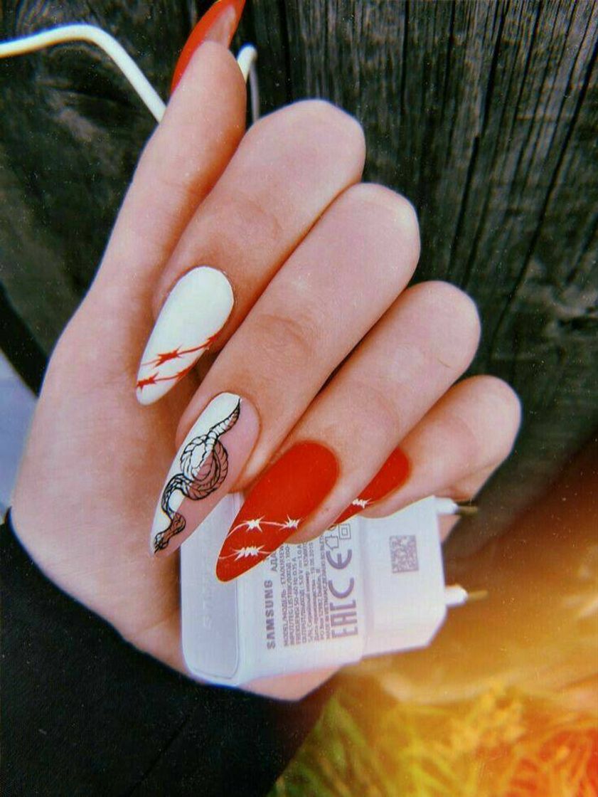 Moda Nails 