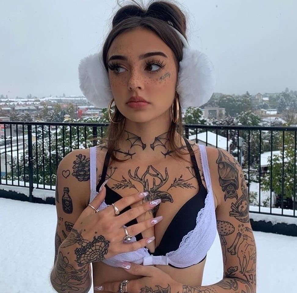 Social tattoo girl 