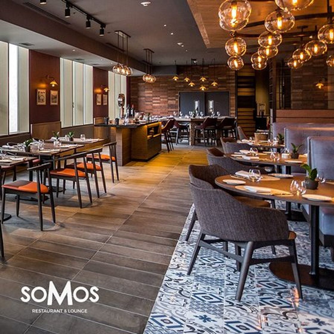 Restaurantes SOMOS Restaurant & Lounge