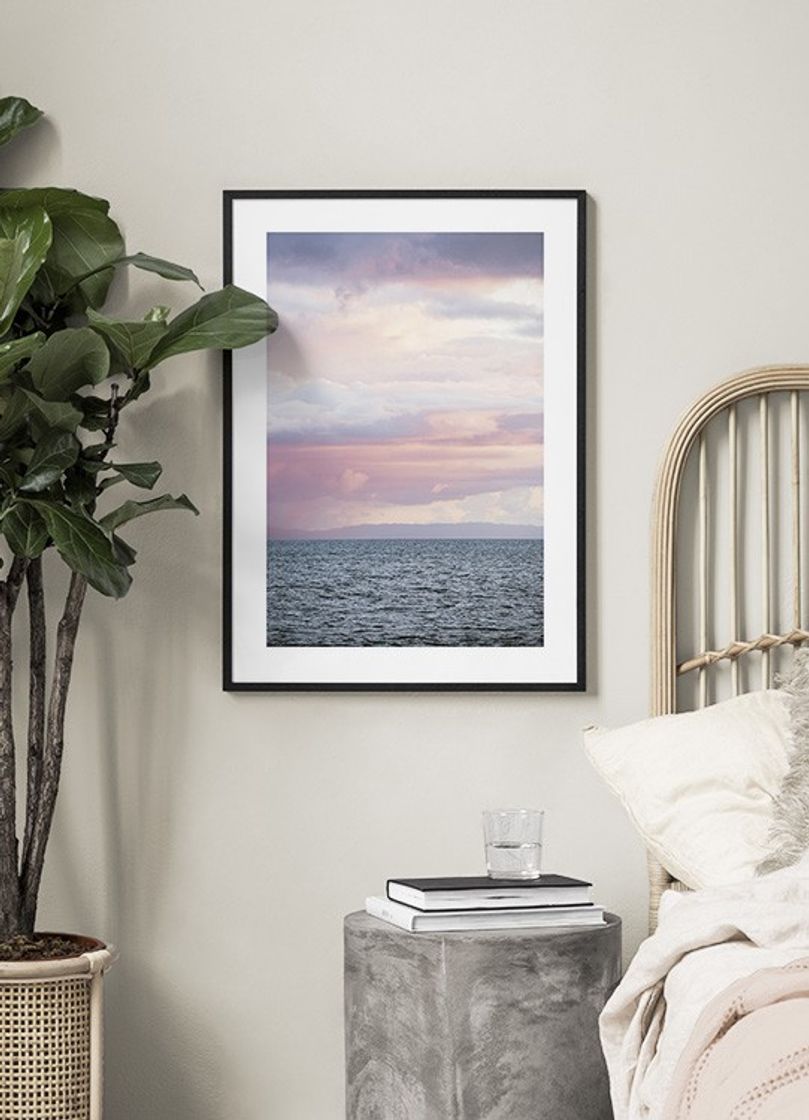 Fashion Cloudy Sea Poster - Cielo pastel - Desenio.es