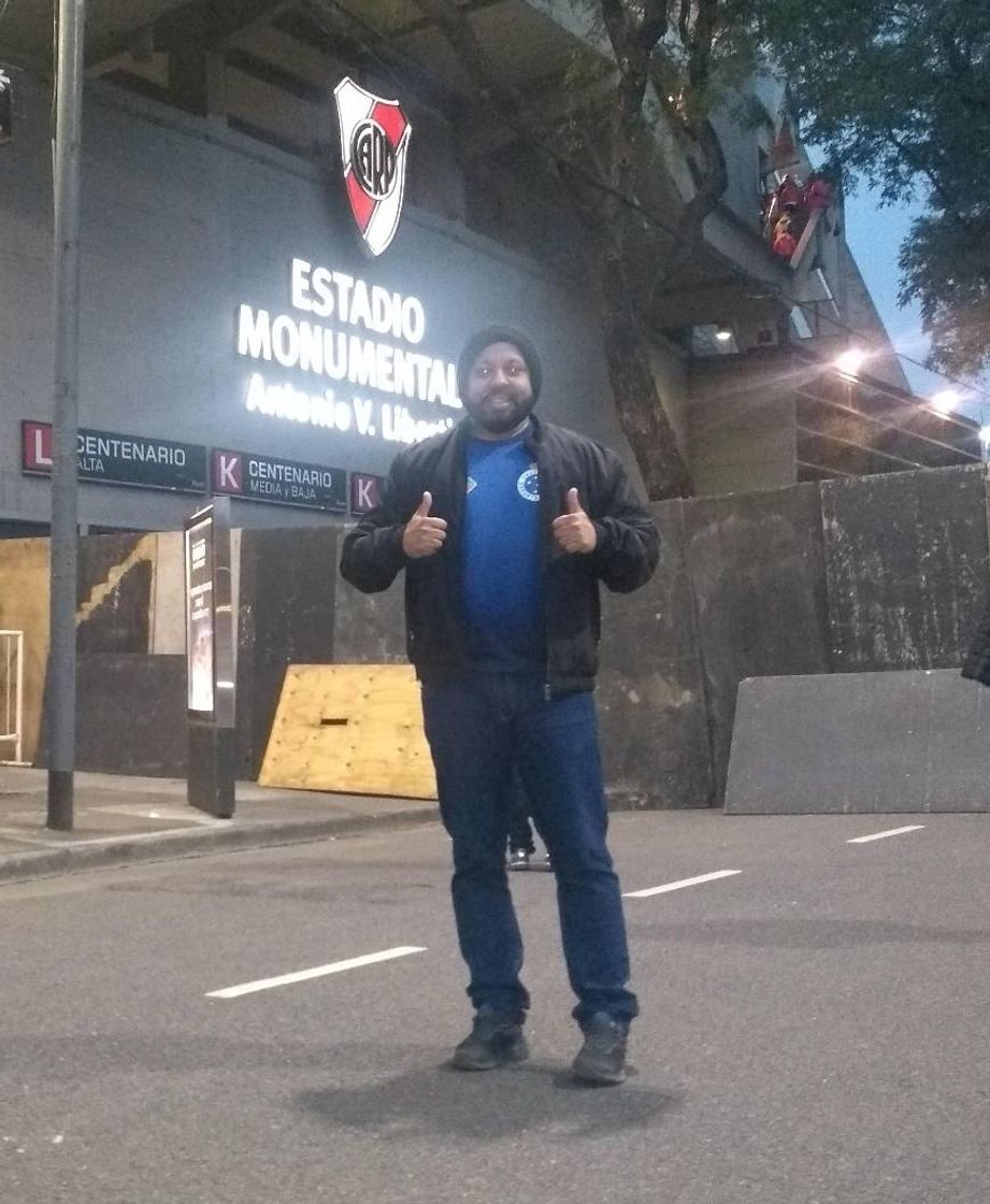 Lugar Estadio Antonio Vespucio Liberti