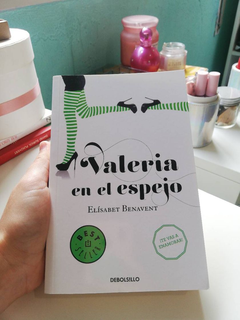 Libro Valeria en el espejo