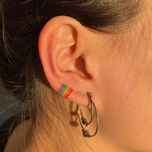 tatuagem na orelha