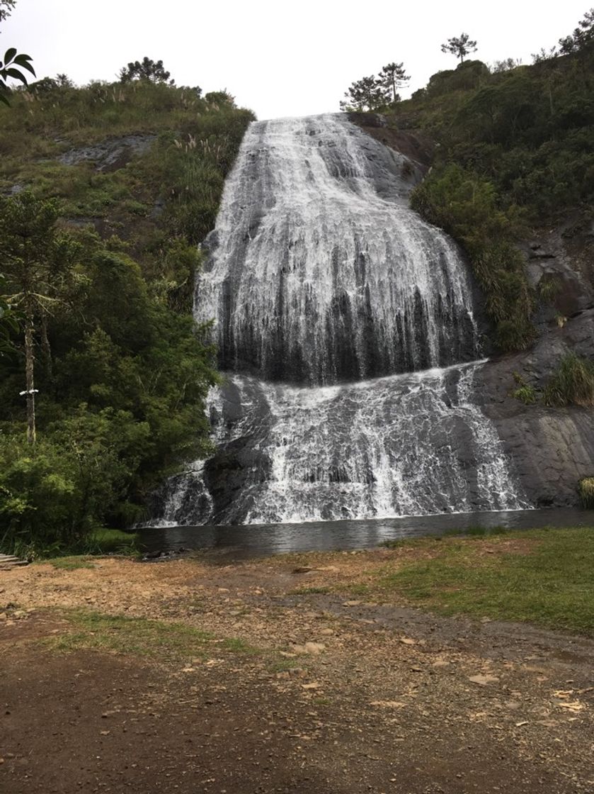 Lugar Cascata Véu De Noiva