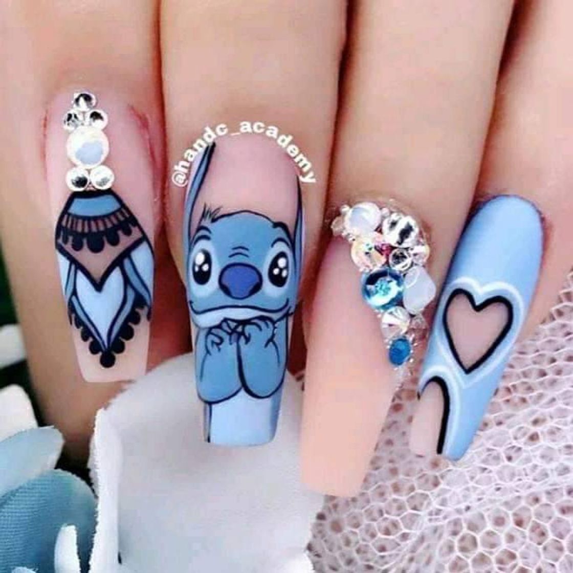 Fashion Unhas stitchi 💙