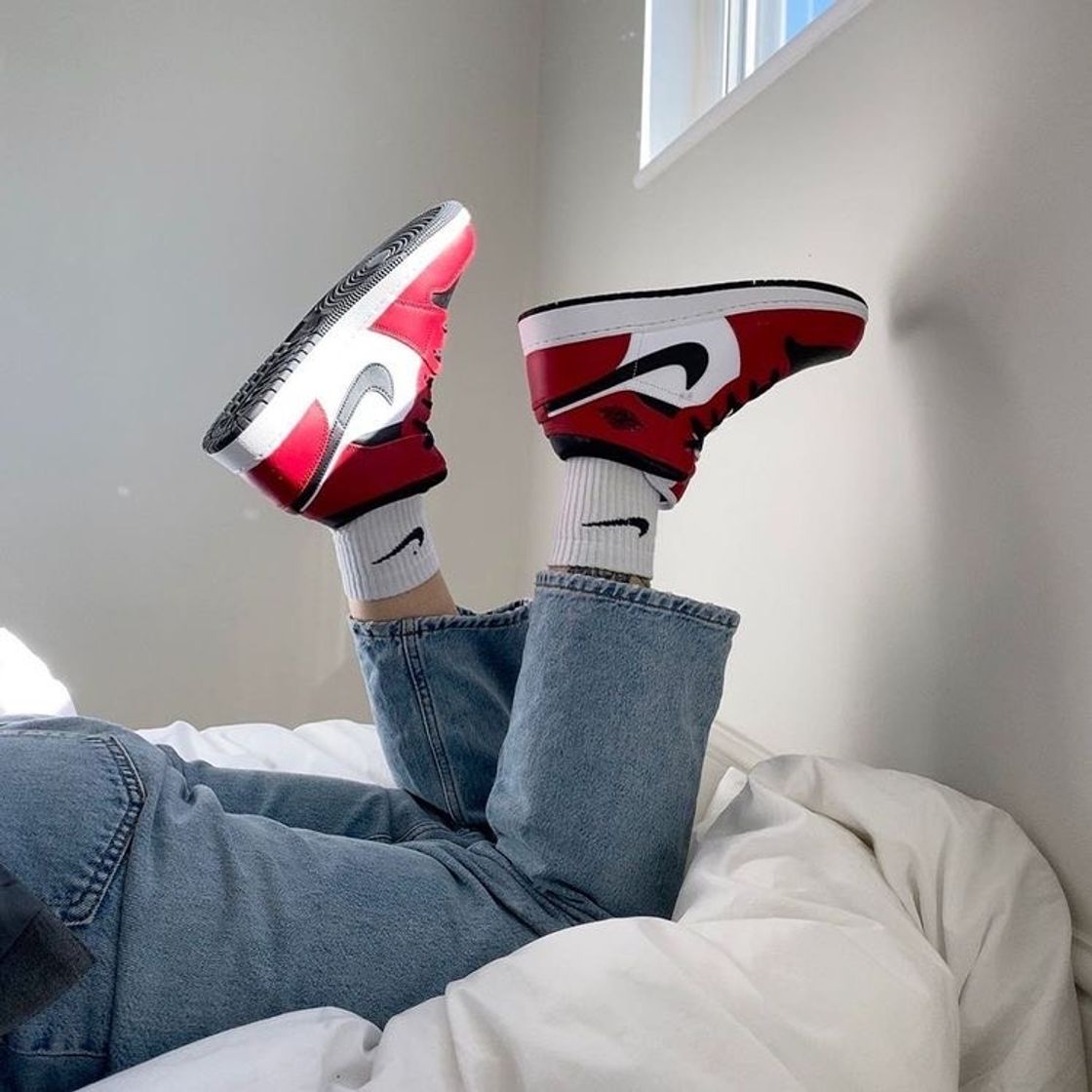 Product Nike Air Jordan 1 Retro High OG 'BRED Toe'