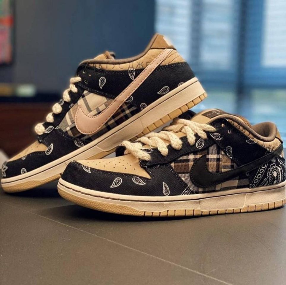 Fashion DUNK LOW  (Travis Scott)