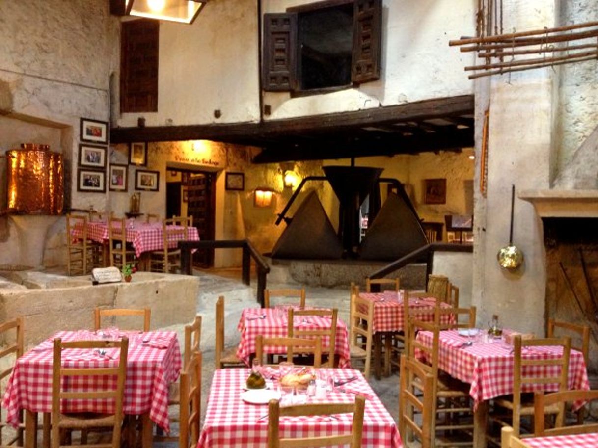 Restaurants Mesón Cuevas del Vino