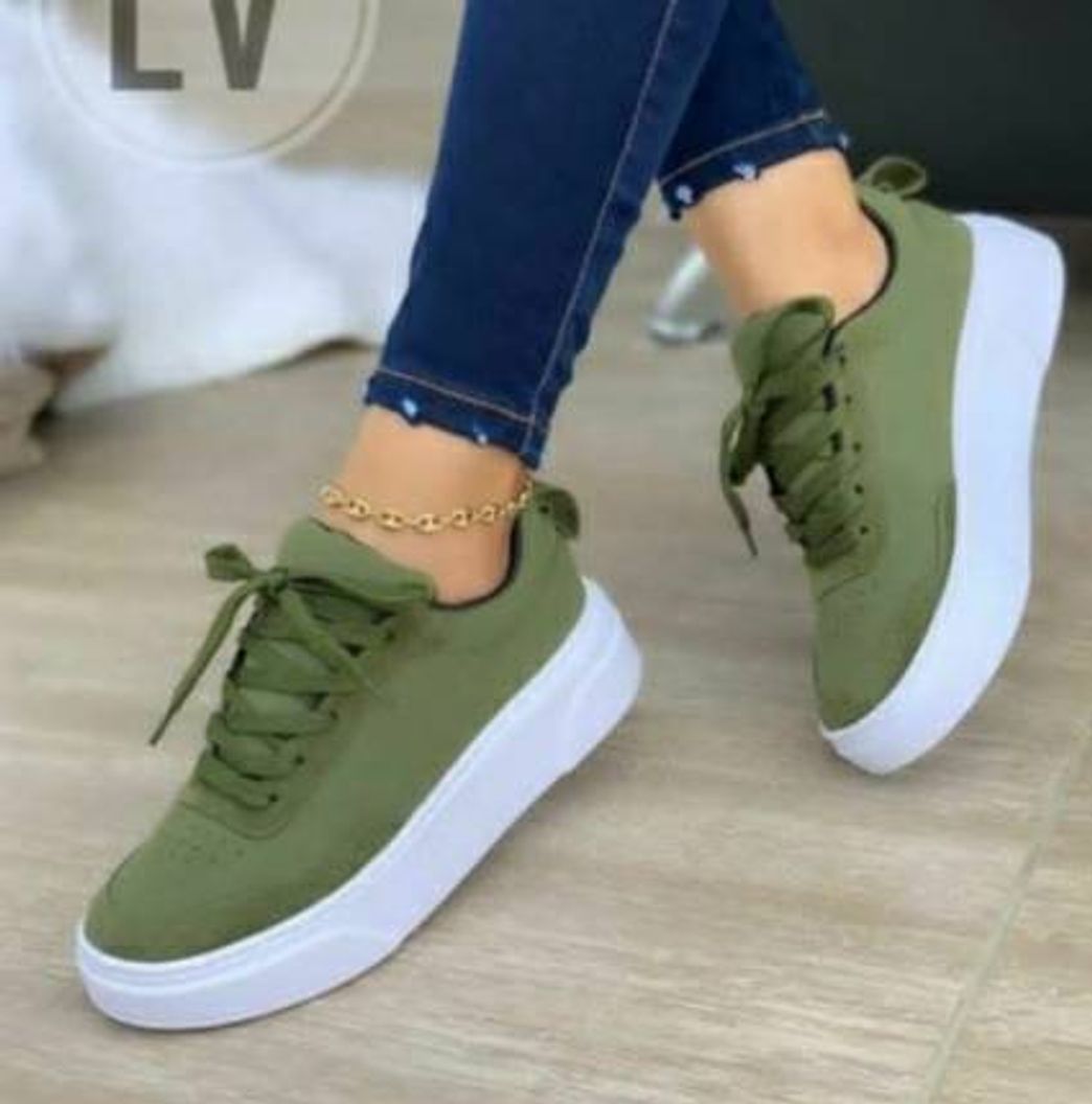 Fashion Tênis na cor verde musgo 😍