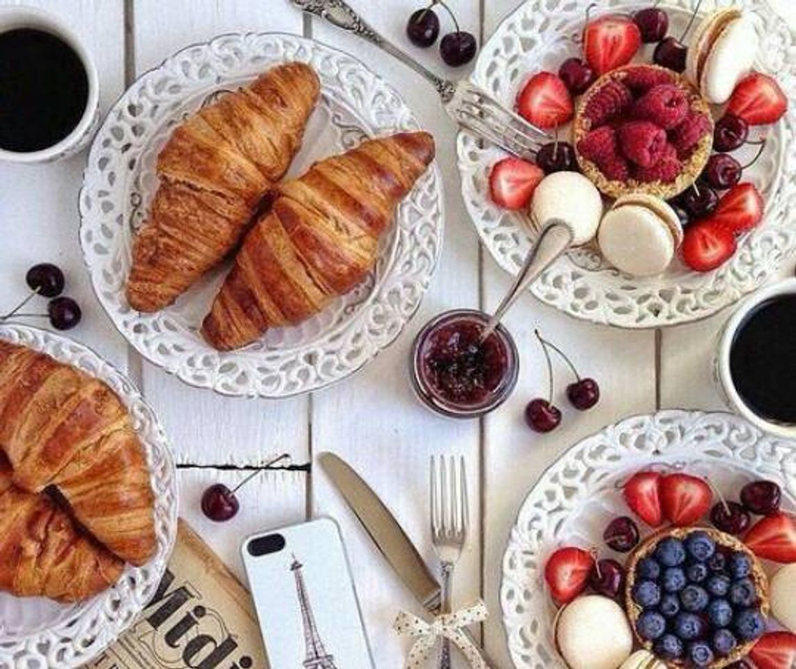 Moda Croissant e frutas