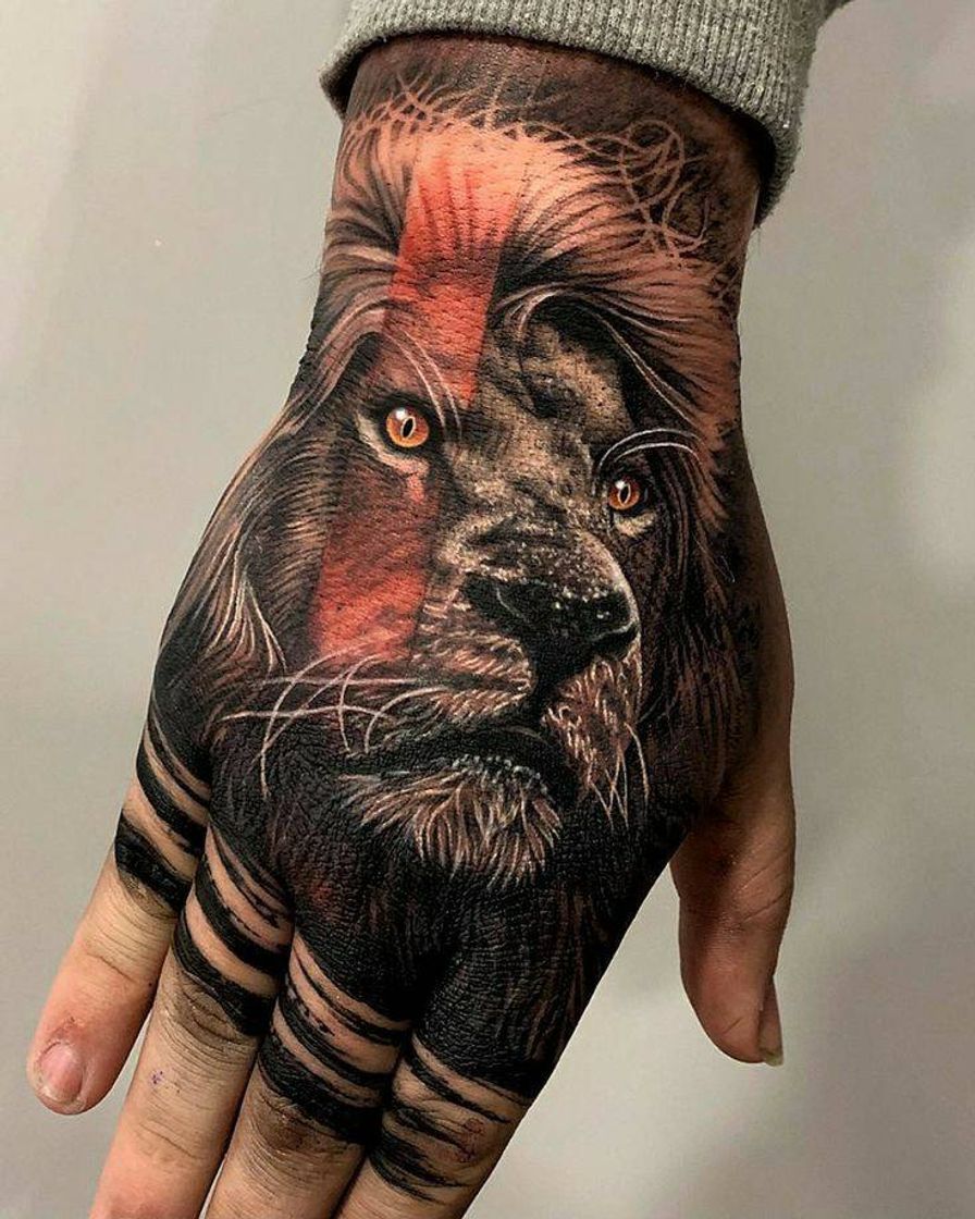 Fashion Tatuagem na mão