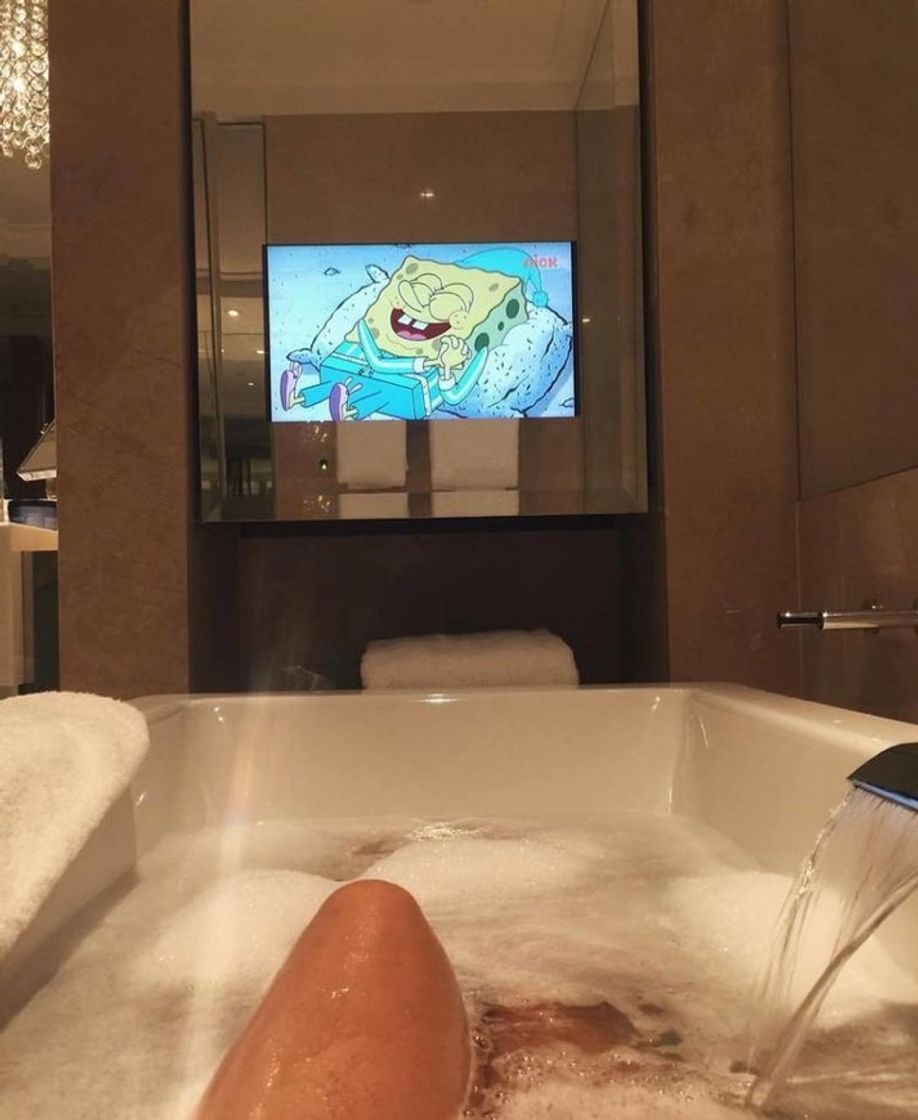 Social Bathtub with TV 🛁