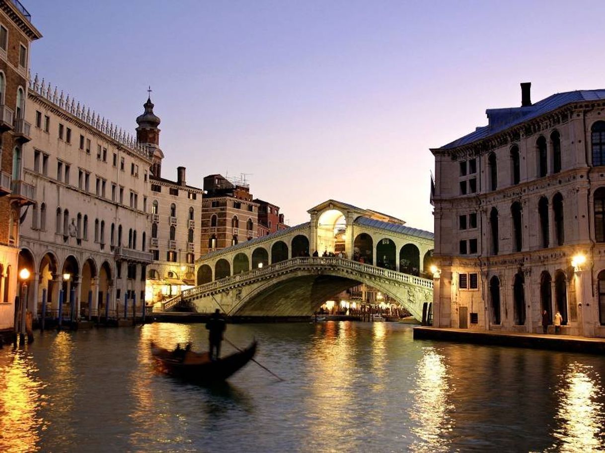 Place Italia, Venecia