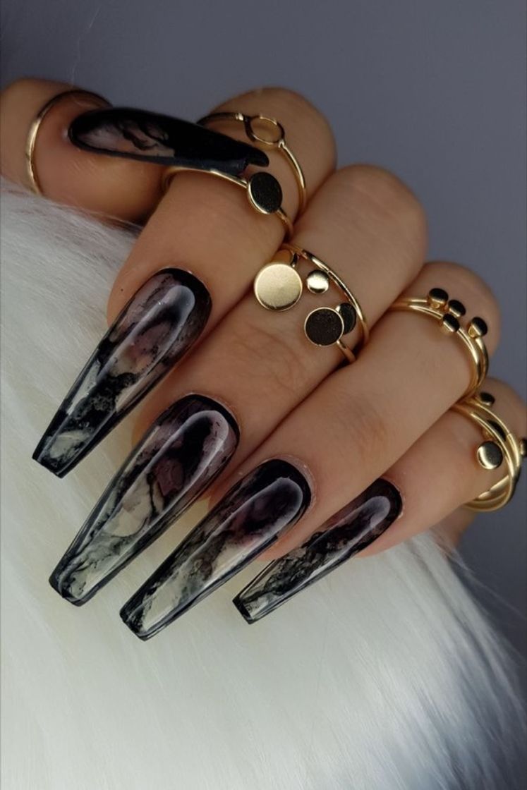 Moda Nails