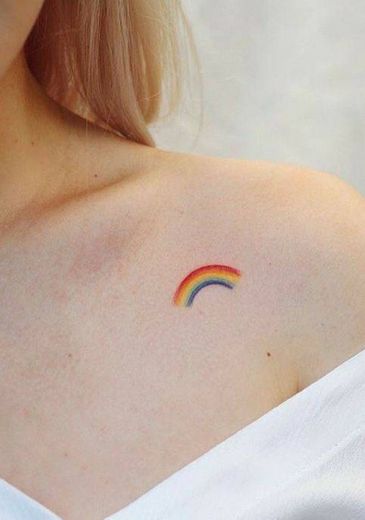 Linda tatuagem arco-íris😍🎀🌈