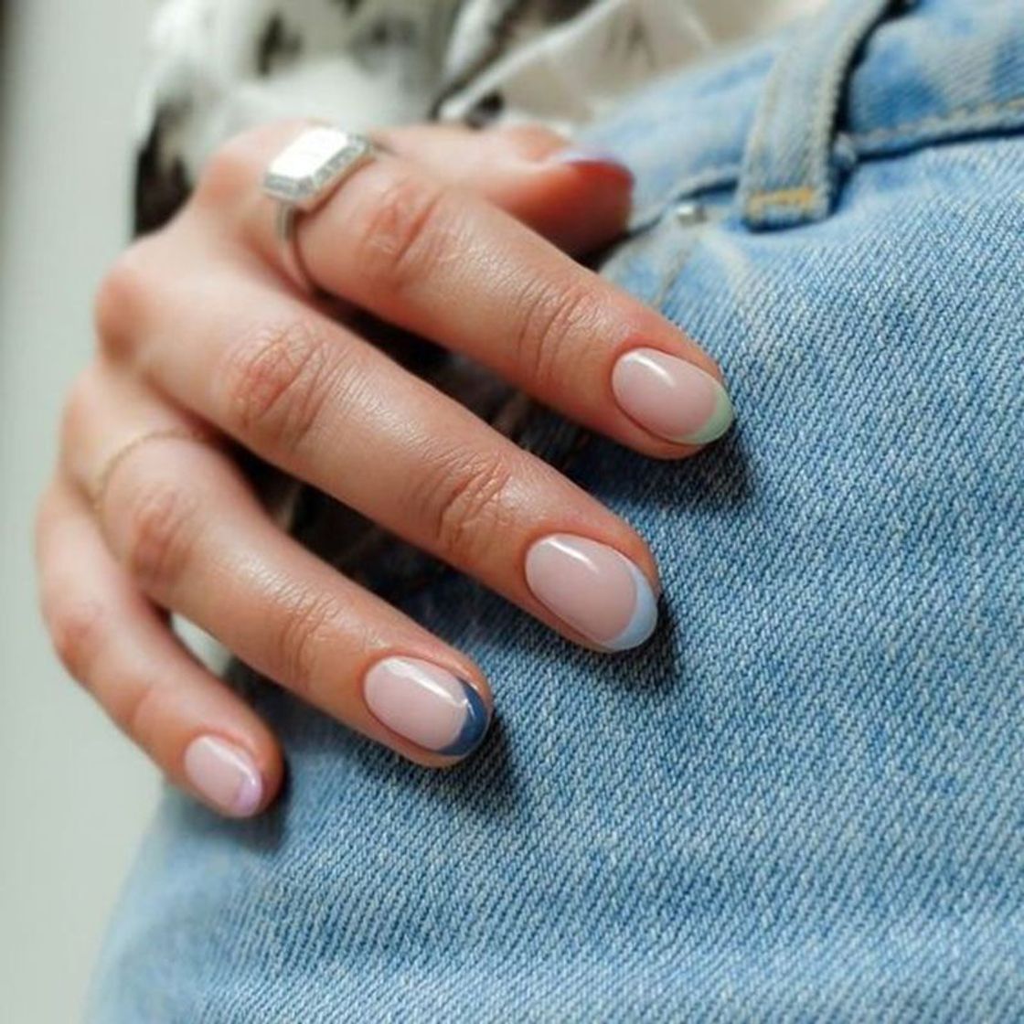 Moda unhas minimalistas 