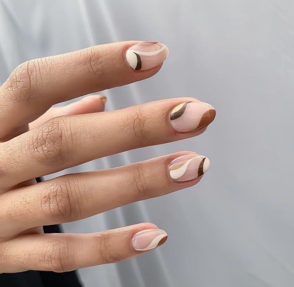 Moda unhas minimalistas 