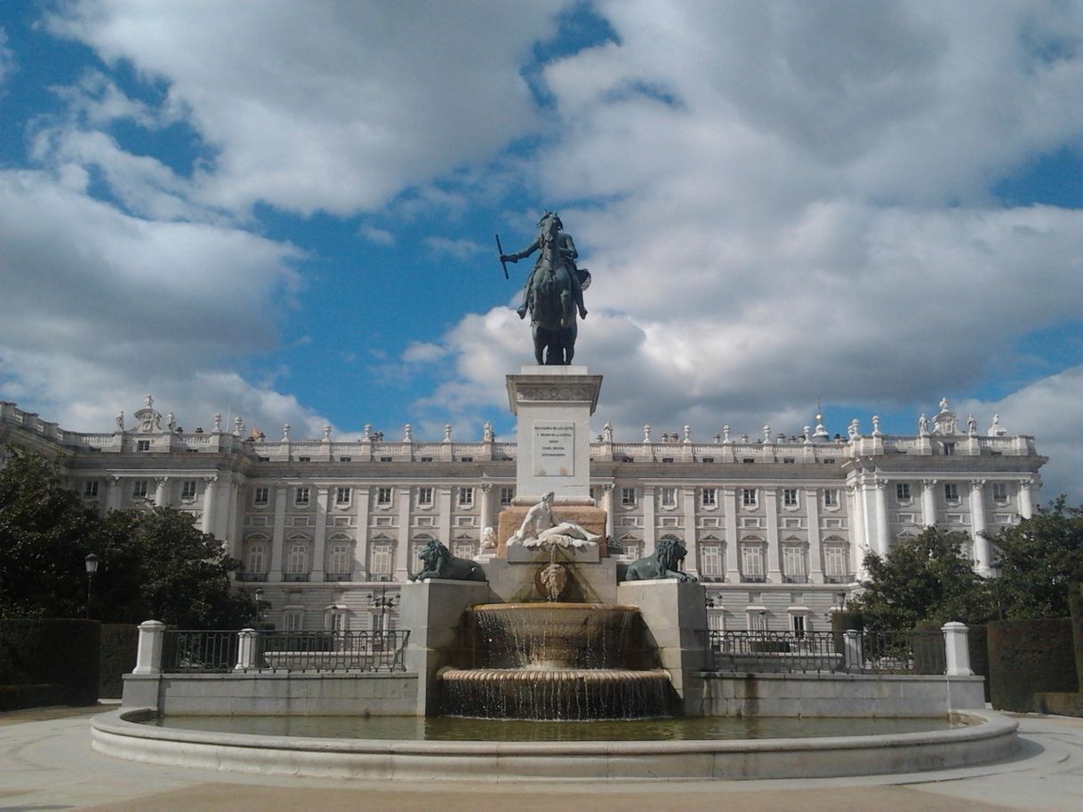 Place Plaza de Oriente