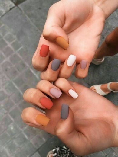 Unhas coloridas