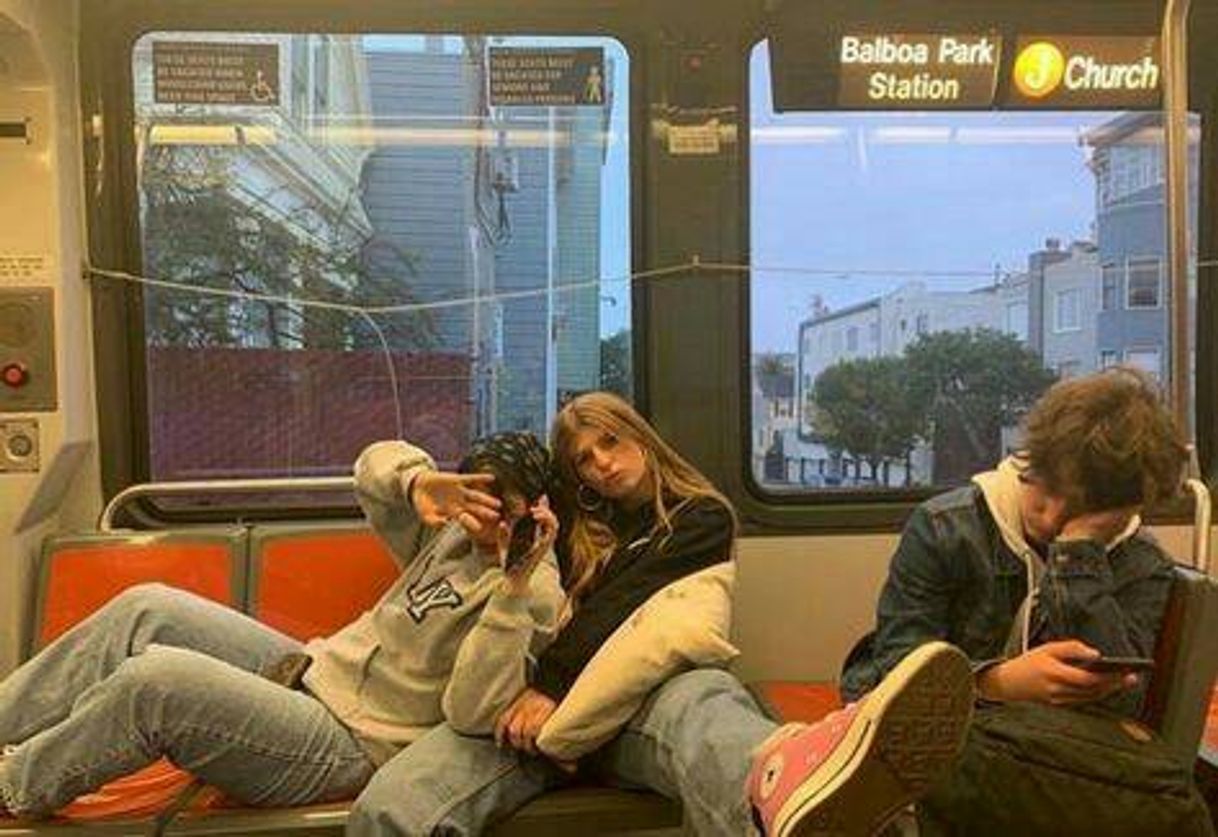 Fashion 🚞