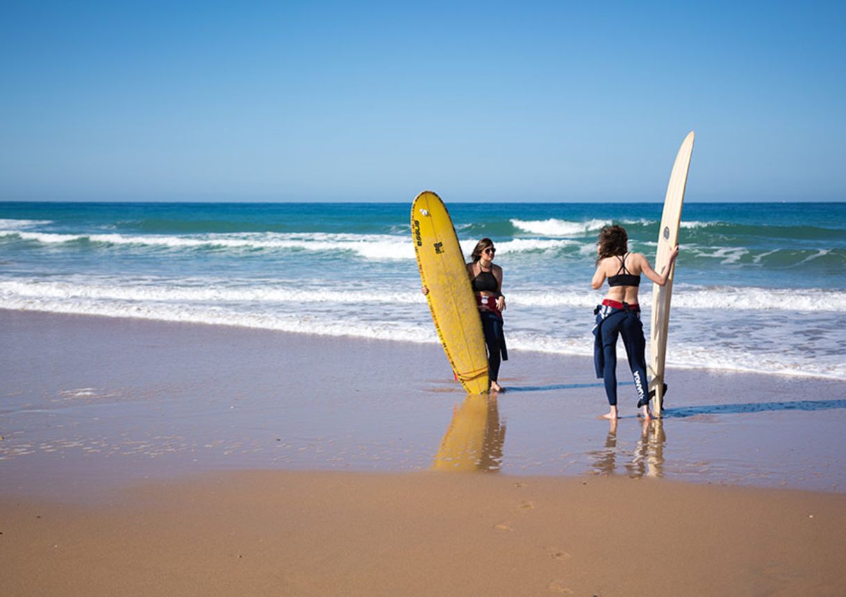 Place 9 PIES | Escuela de surf y surf camp en El Palmar - Cádiz