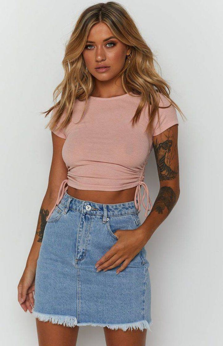 Fashion Blusinha Rose Gold com saia jeans 