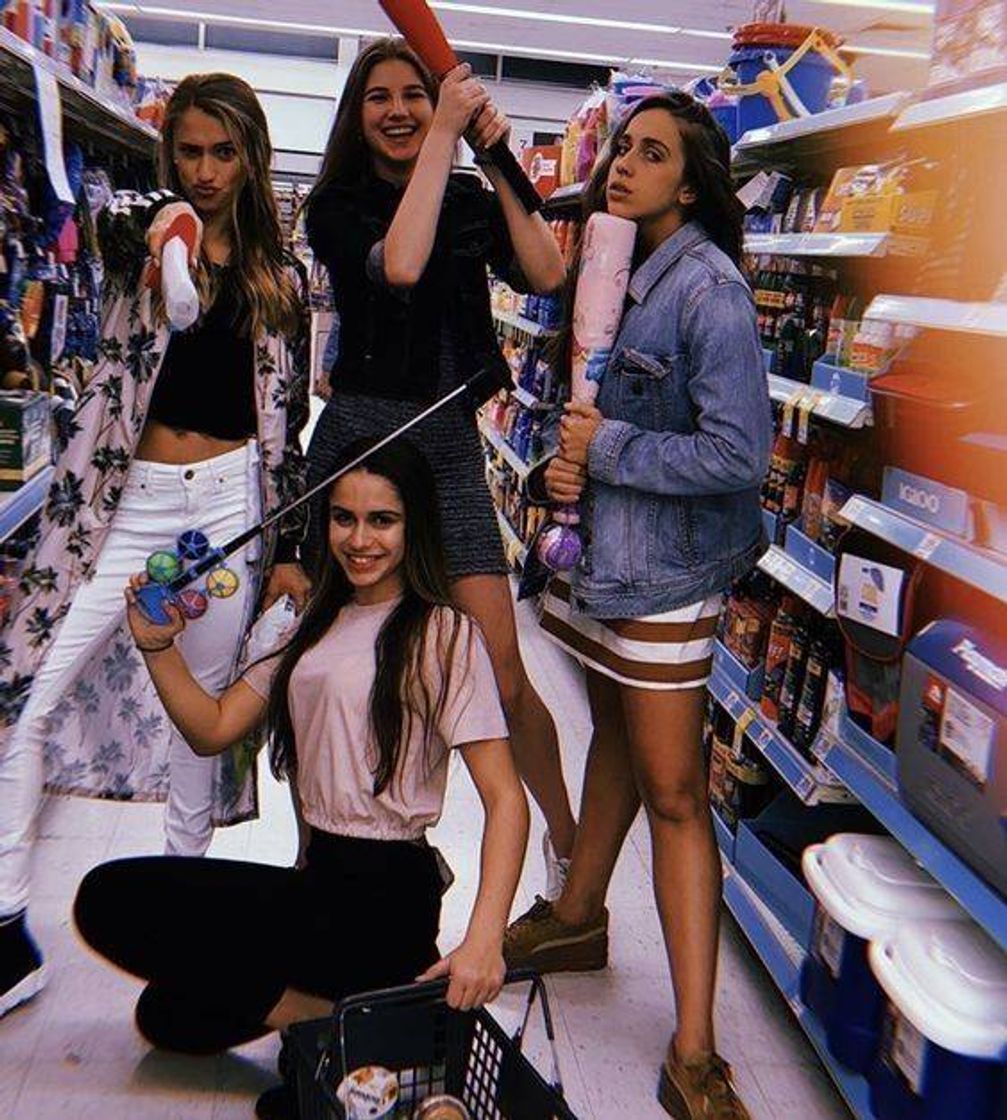 Moda Eu e minhas amigas kkkk