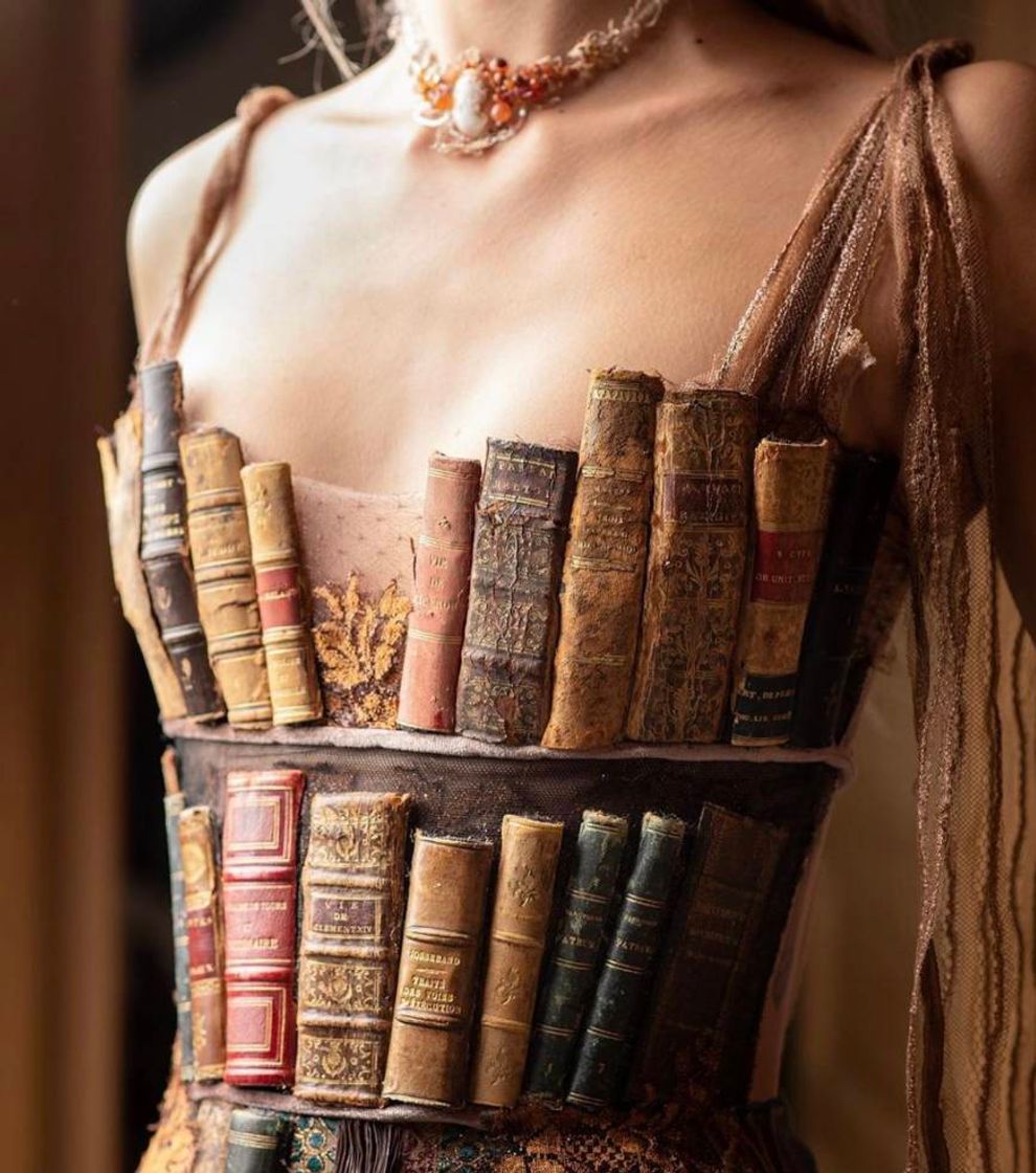 Moda Corpete de Livros 