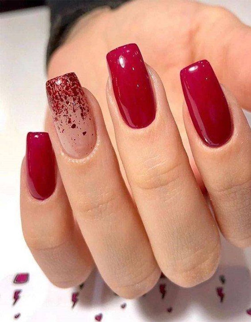 Moda Red Nails